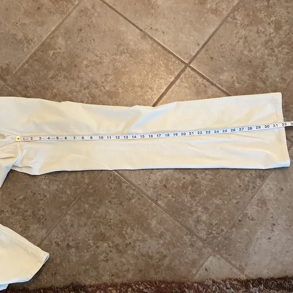 Gap brand  low rise stretch Cordaroy jeans in a light yellow. Size 6. - Picture 5 of 6